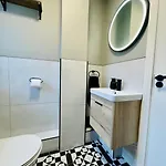 Modern Luxury Living In Center 워터퍼드