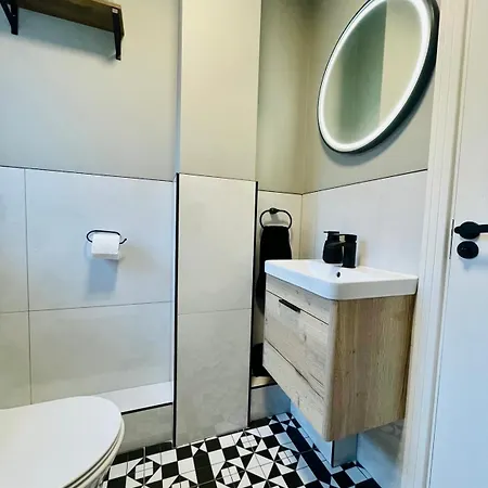 Modern Luxury Living In Center Waterford