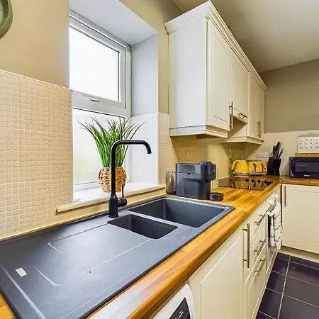 Modern Luxury Living In Center * 워터퍼드