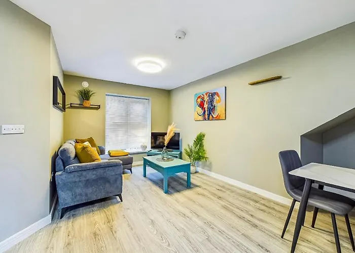 Modern Luxury Living In Center Апартаменты *