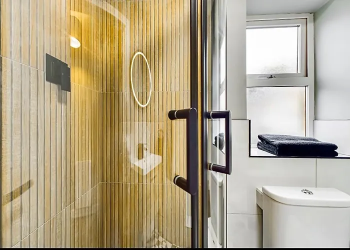 Modern Luxury Living In Center Апартаменты *